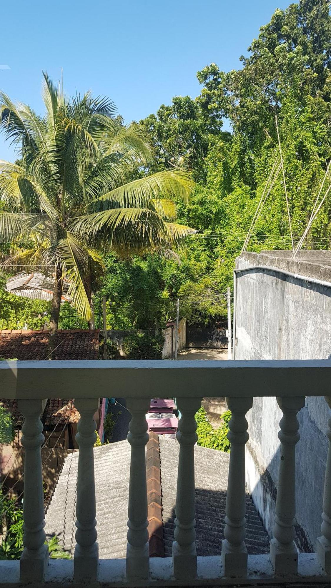 Hotel Pinki Nest à Mirissa Extérieur photo